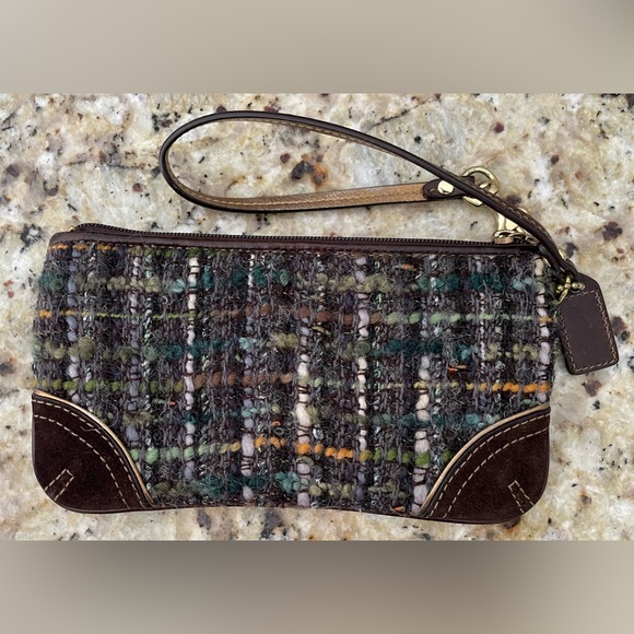 Coach Chelsea Boucle Wristlet in B4/Multicolor - Picture 3 of 6